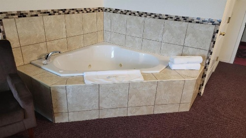 Oceanview Inn and Suites image 6
